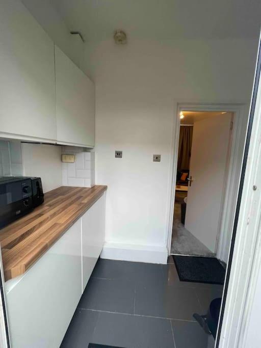 Tooting Lodge London - Cosy 2 Bedroom House With Garden, 5 Mins Walk To Tube Station 外观 照片